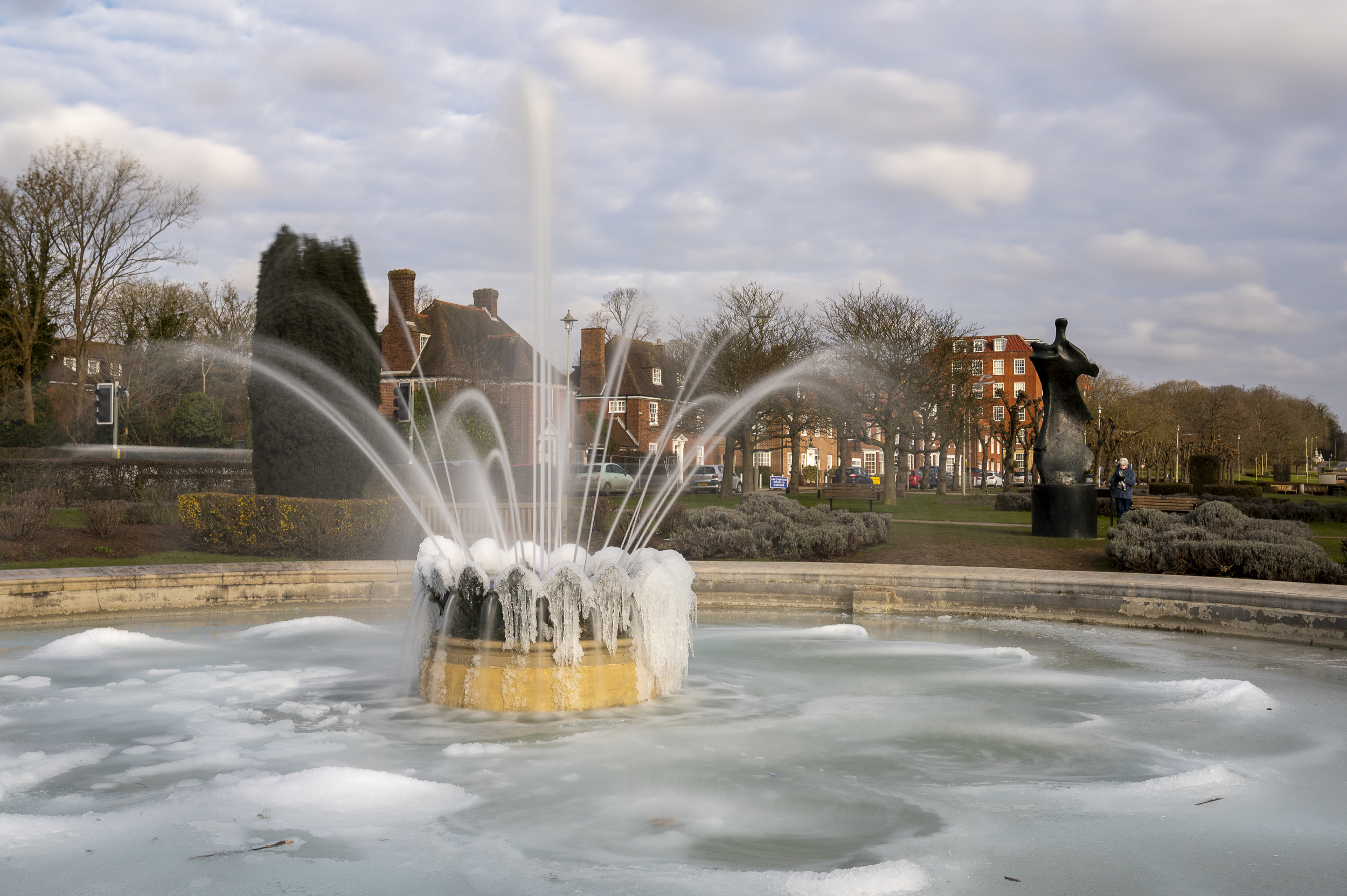 Coronation Fountain and Henry Moore statue
